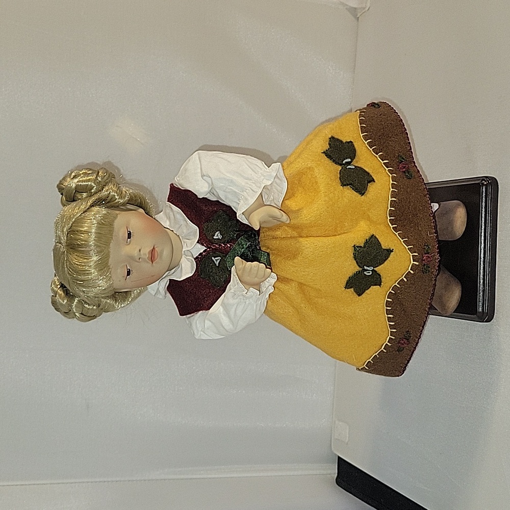Bertha Hummel Goldilocks Porcelain Doll #23FA